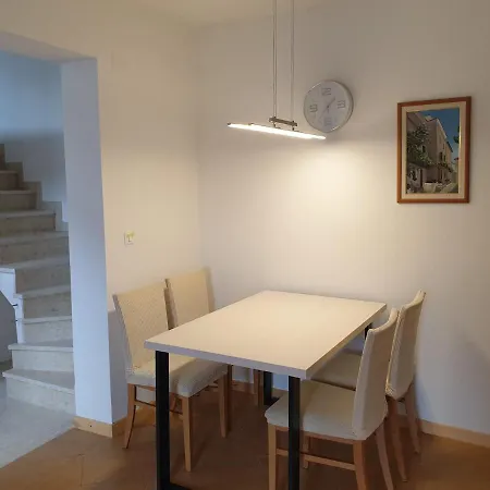 Biserka-haus Lenko *